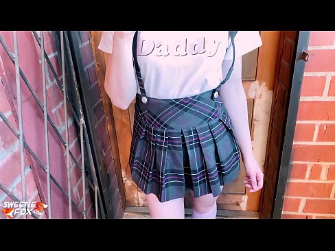 ❤️ Schoolgirl chuqur uning Dick so'radi va sinflar o'rniga fucks. seks  uz.xxxpornolive.ru