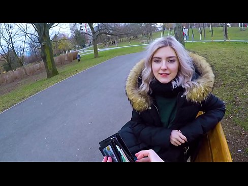 ❤️ Pul uchun notanish odamning issiq sutini yutadi - parkda Eva Elfi tomonidan blowjob seks uz.xxxpornolive.ru